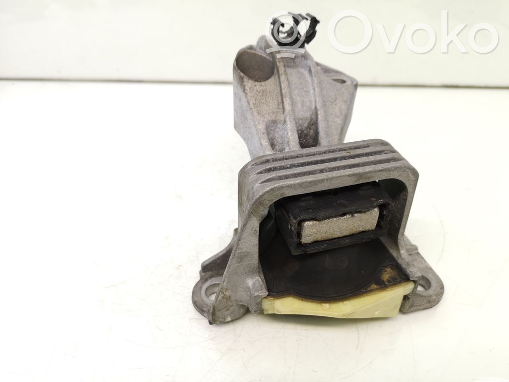 Renault Megane III Engine mount bracket 