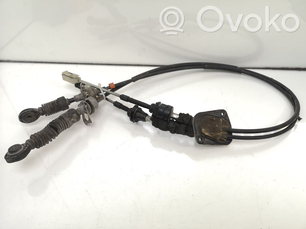 Gear shift cable linkage