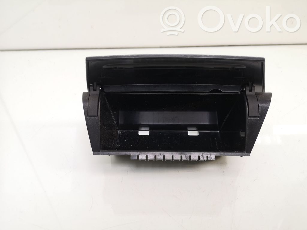Ford Focus Aschenbecher vorne 
