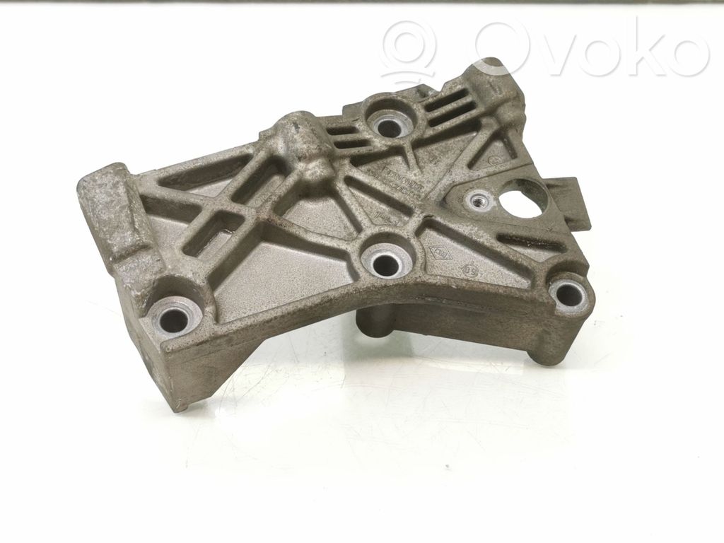 Renault Kangoo II Engine mounting bracket 