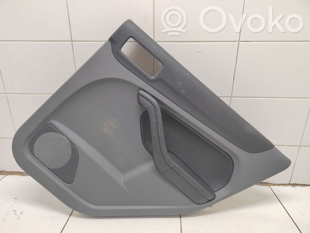 Ford Focus Apšuvums aizmugurējām durvīm 