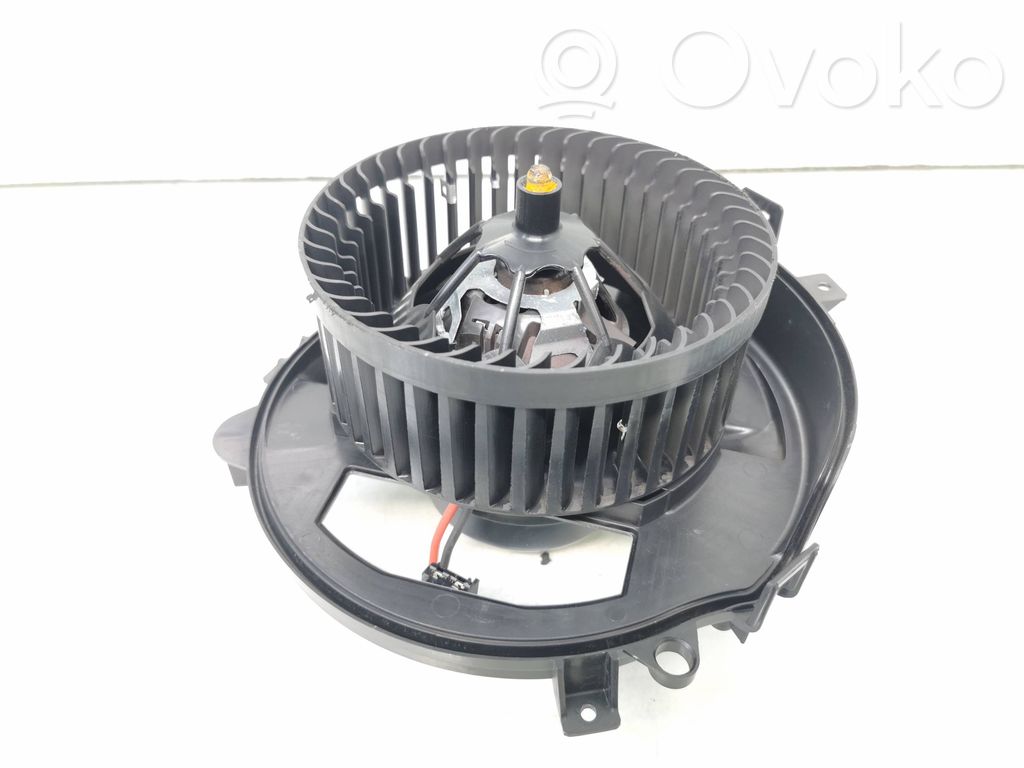 Volkswagen PASSAT B8 Wentylator nawiewu / Dmuchawa 