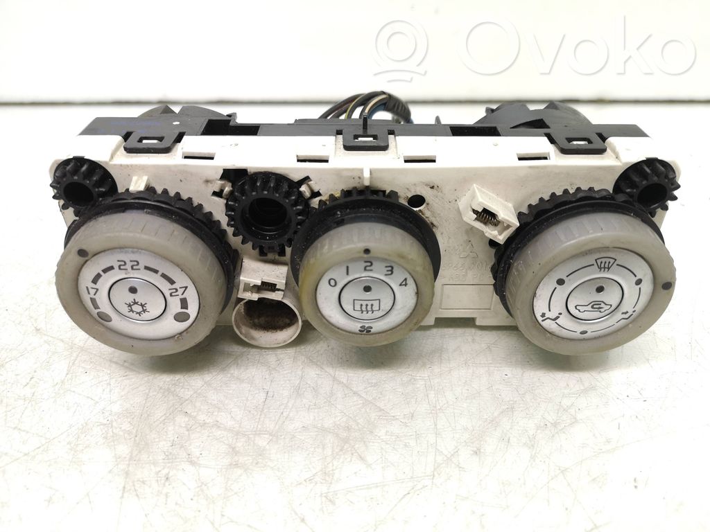 Mitsubishi Colt Climate control unit 