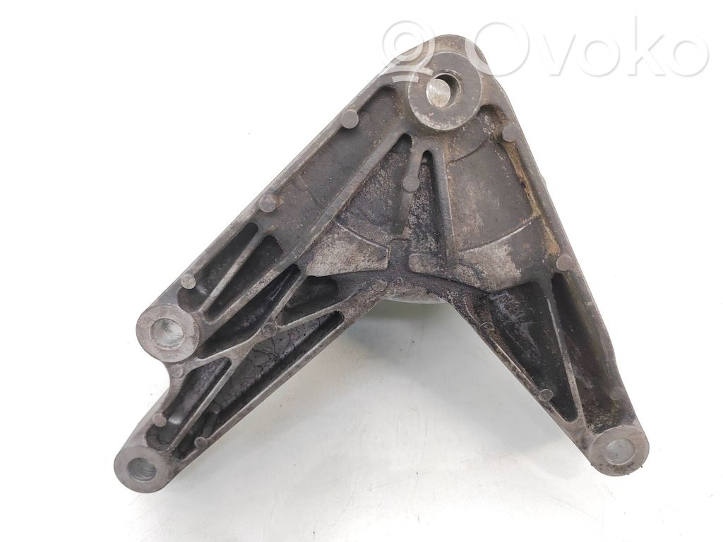 Chevrolet Orlando Gearbox mounting bracket 