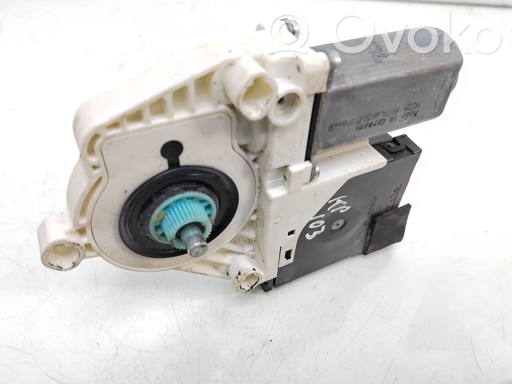 Volkswagen PASSAT B6 Silnik regulatora szyby drzwi przednich 