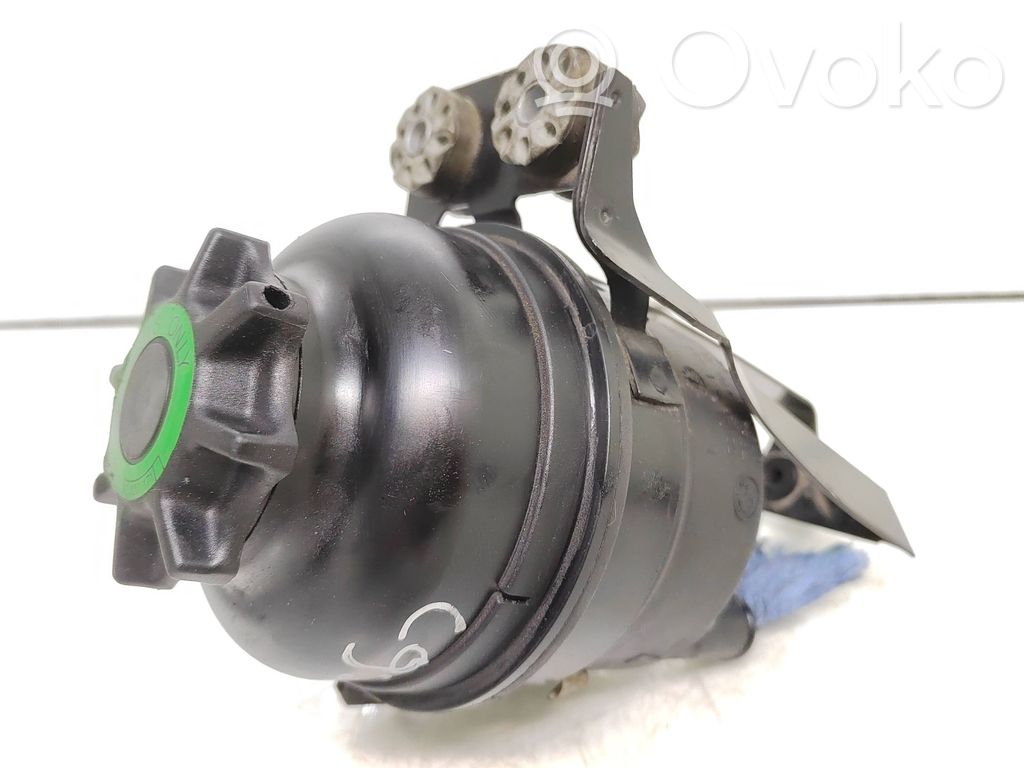 BMW 5 E60 E61 Power steering fluid tank/reservoir 