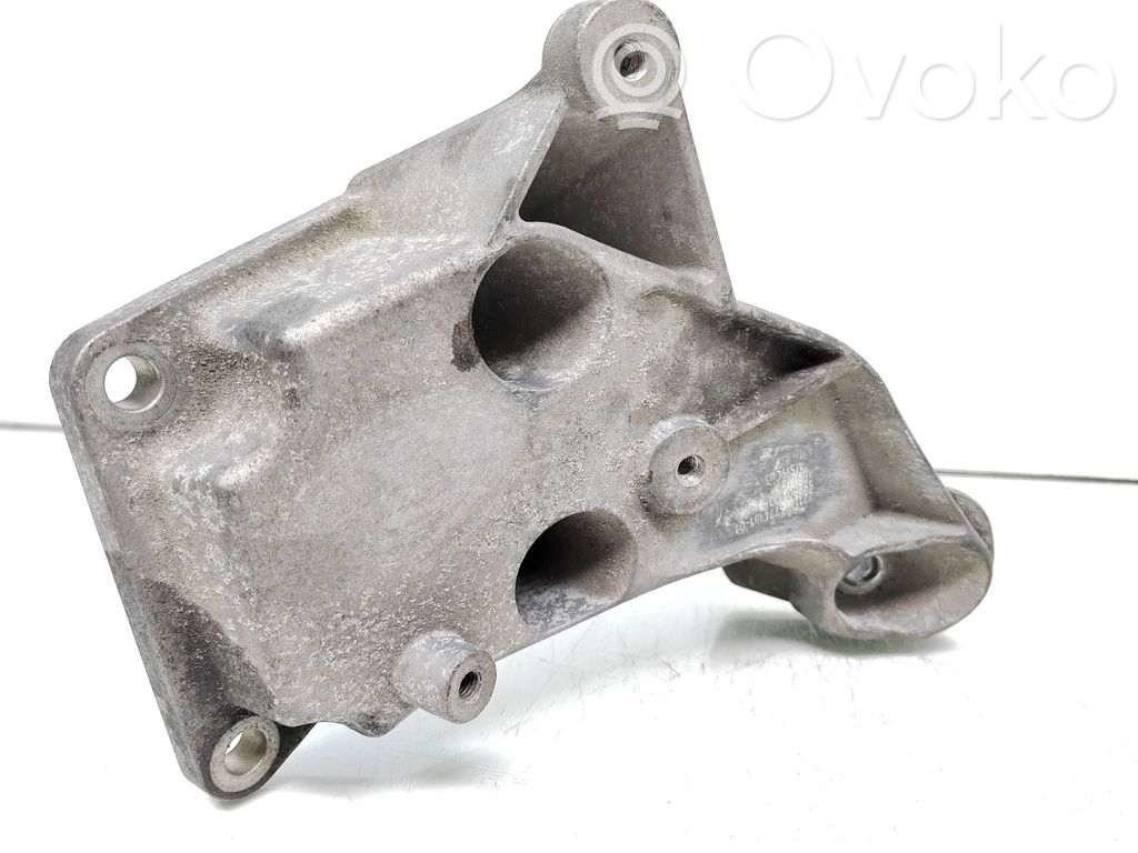 Engine mounting bracket   6774181,22116774181,592801