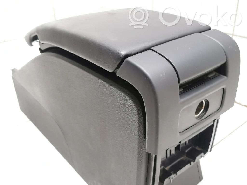 Volvo XC70 Center console 