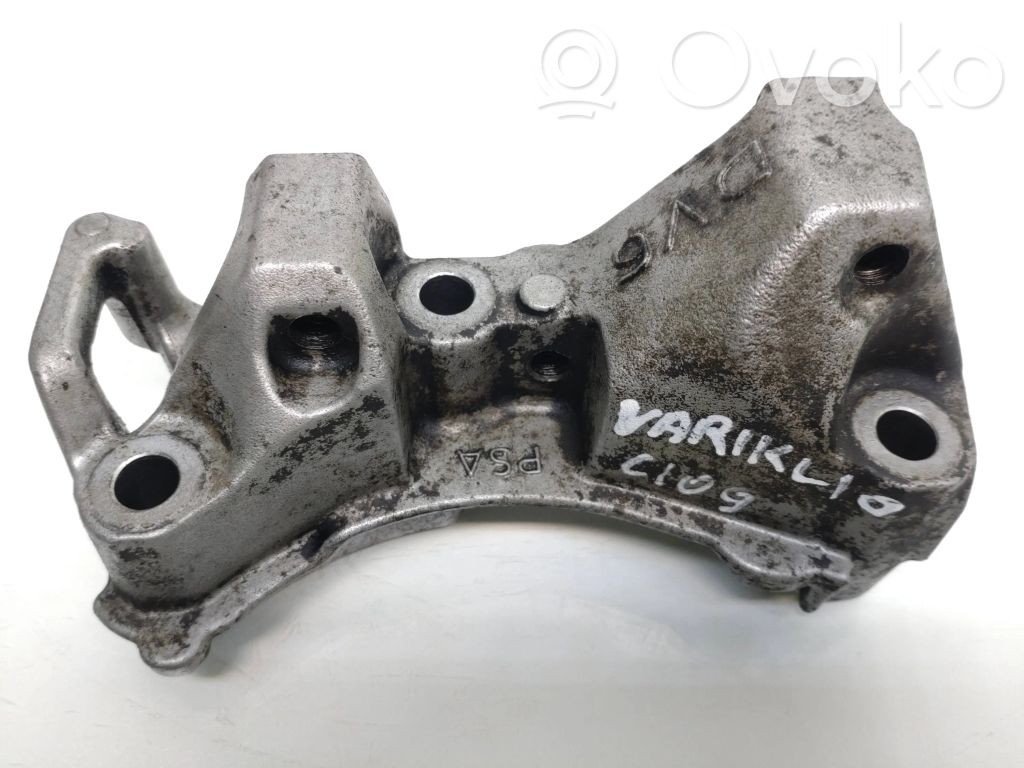 Citroen C5 Engine mounting bracket 