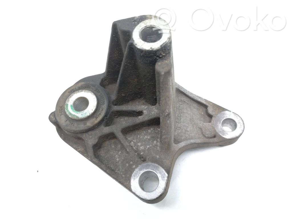 Volvo C30 Gearbox mounting bracket 