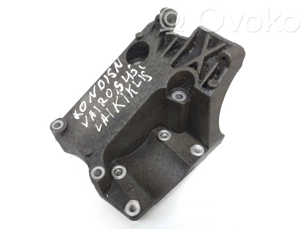 Engine mounting bracket   4M5Q19D624CC,4M5Q19D624CC