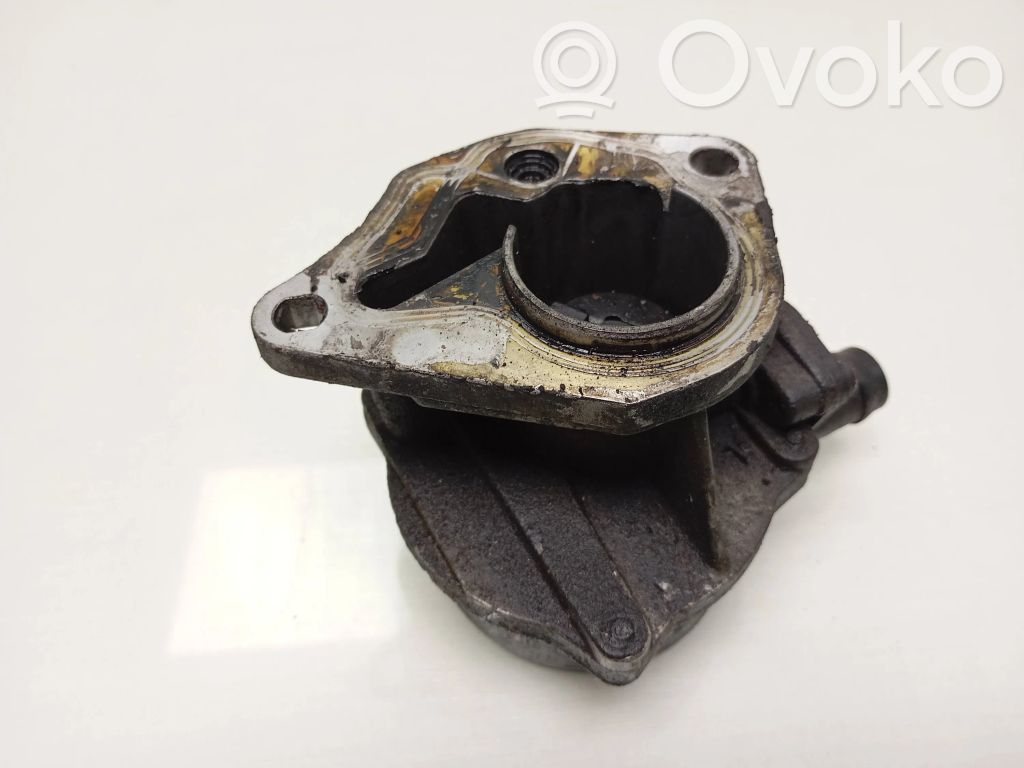 Renault Trafic II (X83) Vacuum pump 