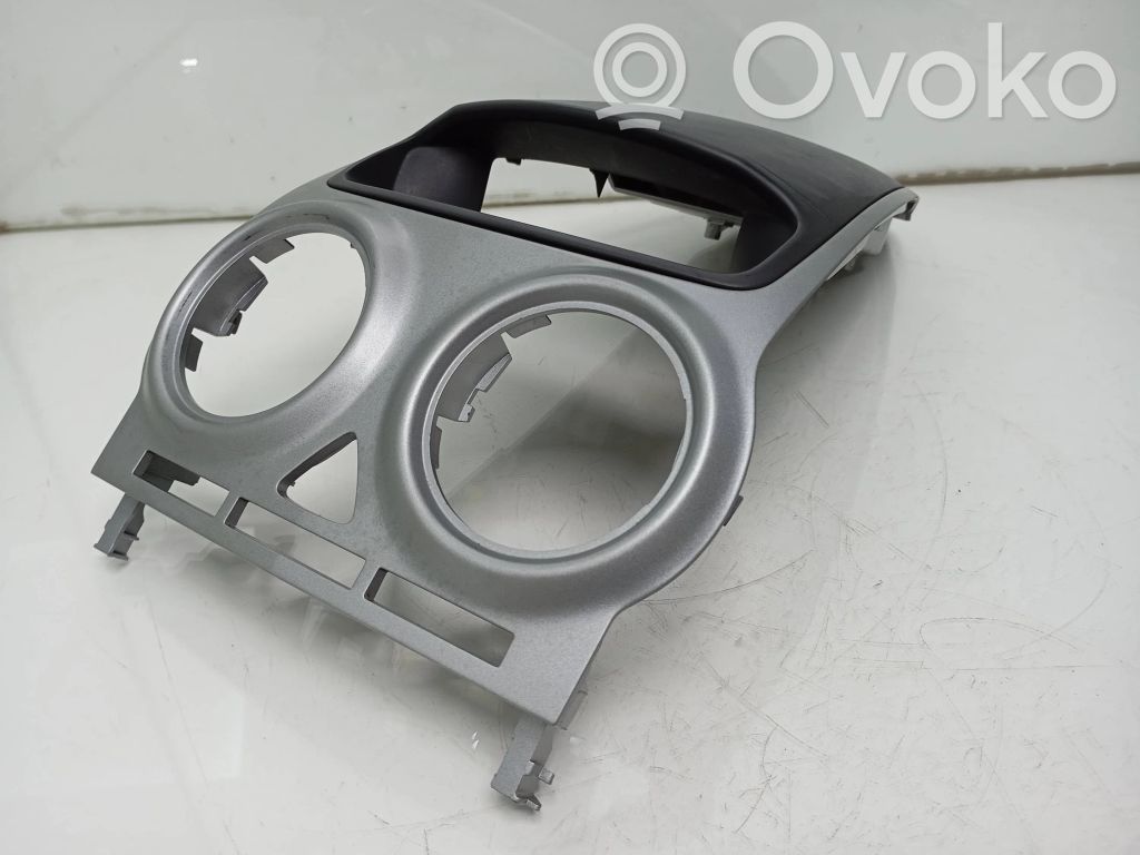 Opel Corsa D Panelės apdailos skydas (centrinis) 