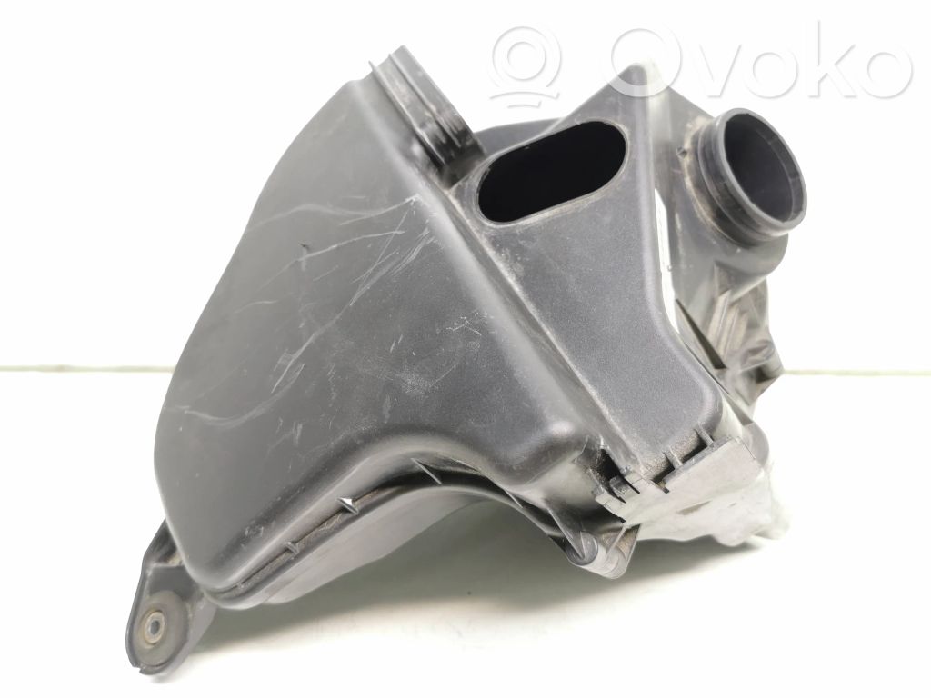 BMW 1 E81 E87 Air filter box 