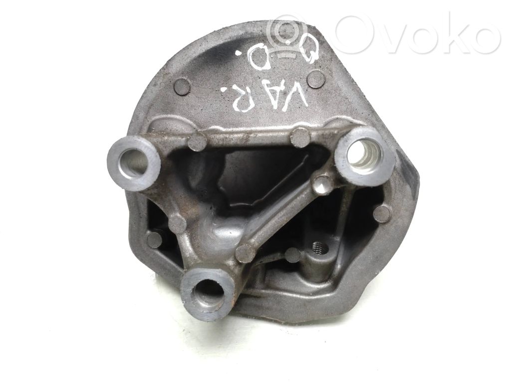 Citroen C4 I Engine mounting bracket 