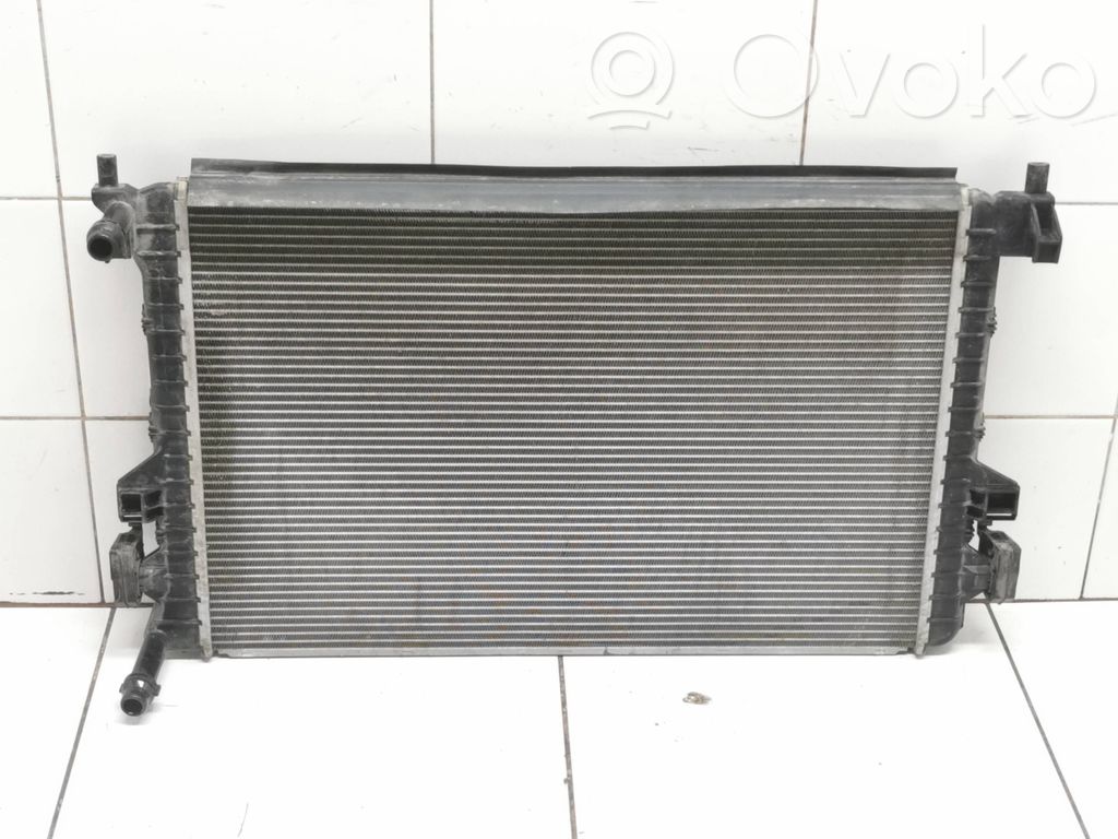 Volkswagen Golf VII Radiator lichid răcire 