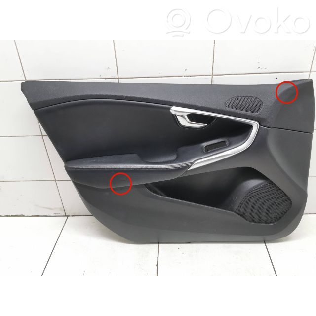 Volvo V40 Boczki / Poszycie drzwi przednich 
