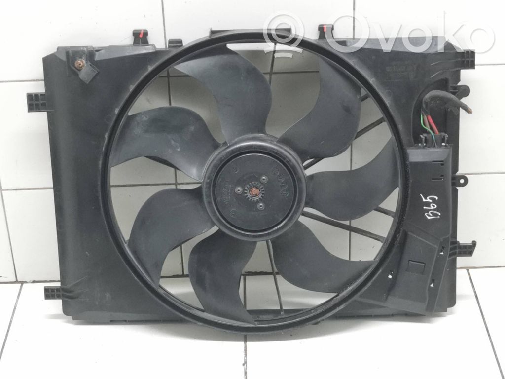 Mercedes-Benz C W204 Ventilator electric răcire radiator 