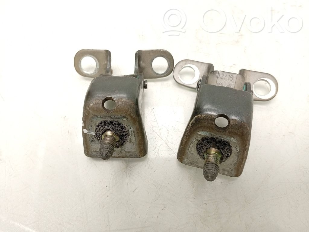 Tailgate/trunk/boot hinge   573420,841098