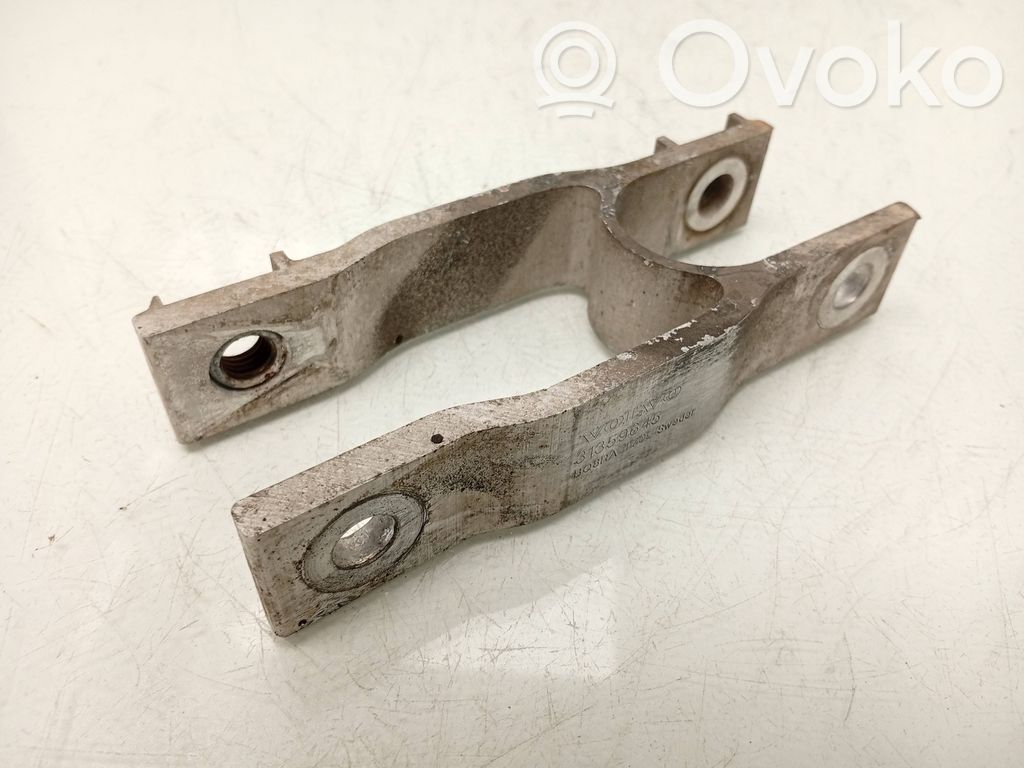 Volvo V40 Gearbox mounting bracket 