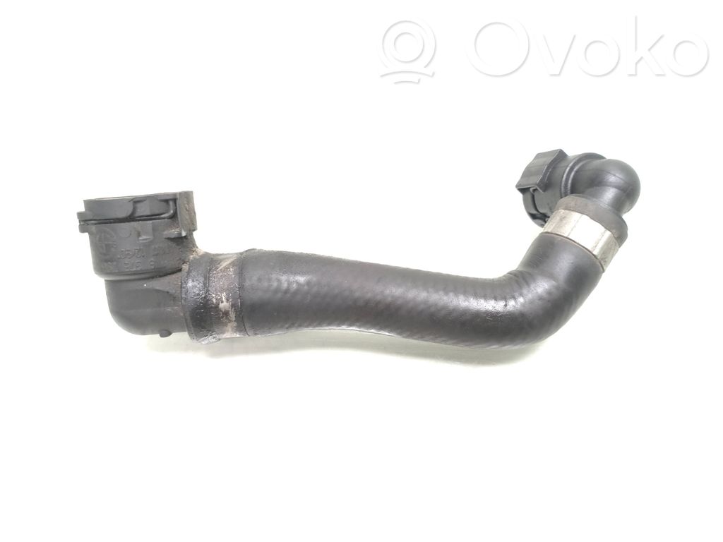 BMW 5 GT F07 Tuyau de liquide de refroidissement moteur