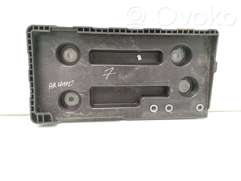 Volkswagen PASSAT B8 Boîte de batterie