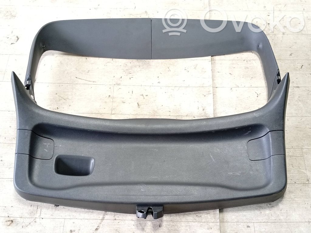 Opel Astra K Garnitures hayon 