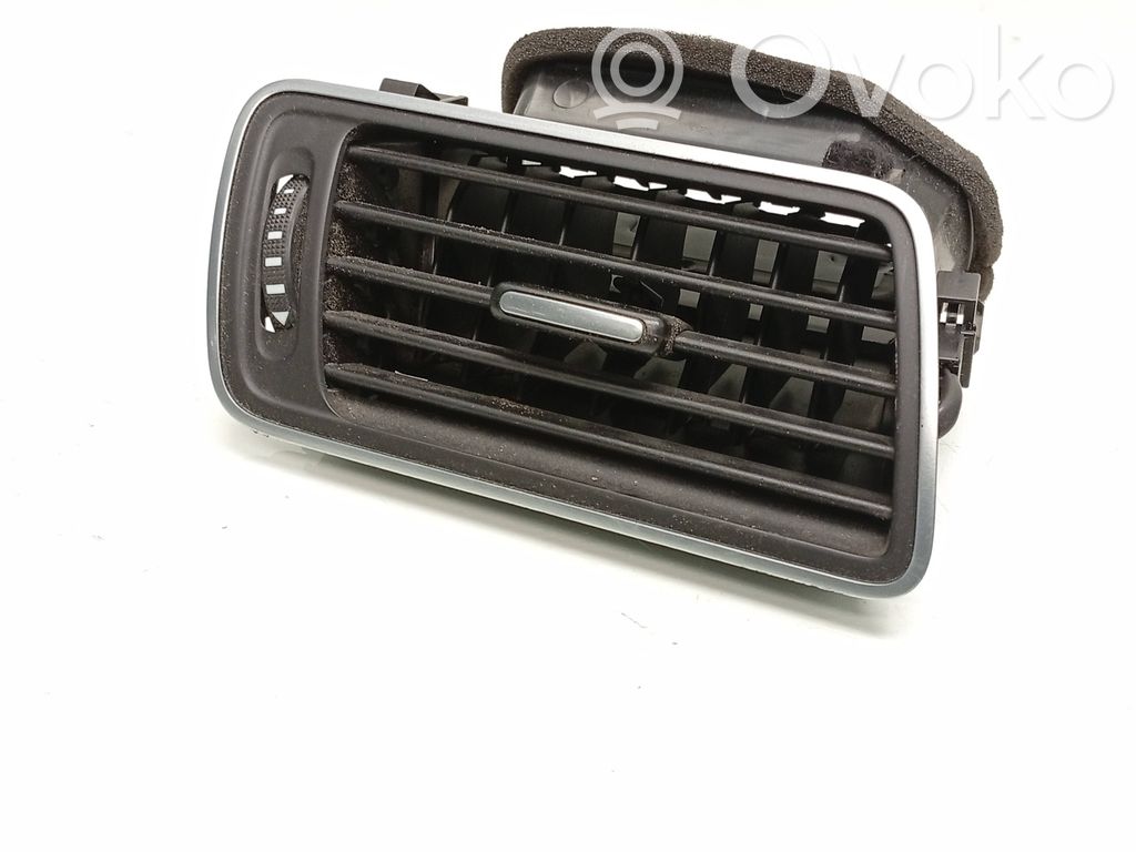 Volkswagen PASSAT B7 Grilă ventilație/ramă laterală bord 