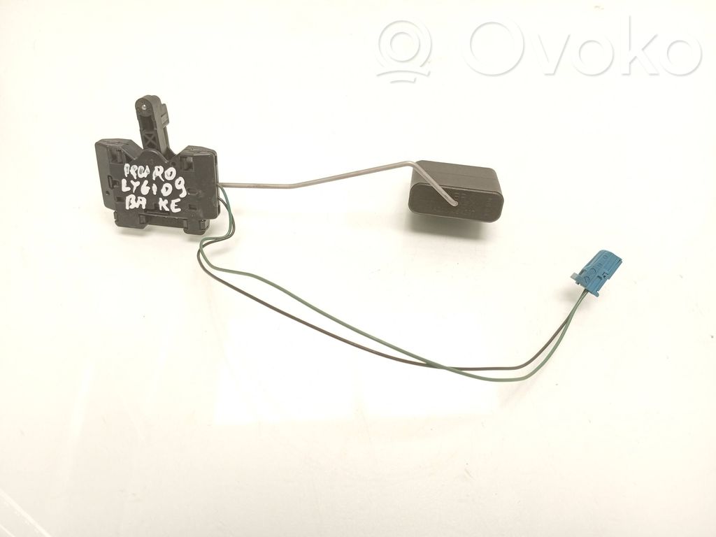 Mercedes-Benz C W205 Sensor de nivel de combustible 