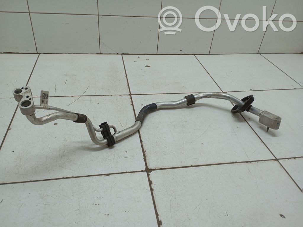 Ilmastointilaitteen putki (A/C)   80A816738F,KW46142