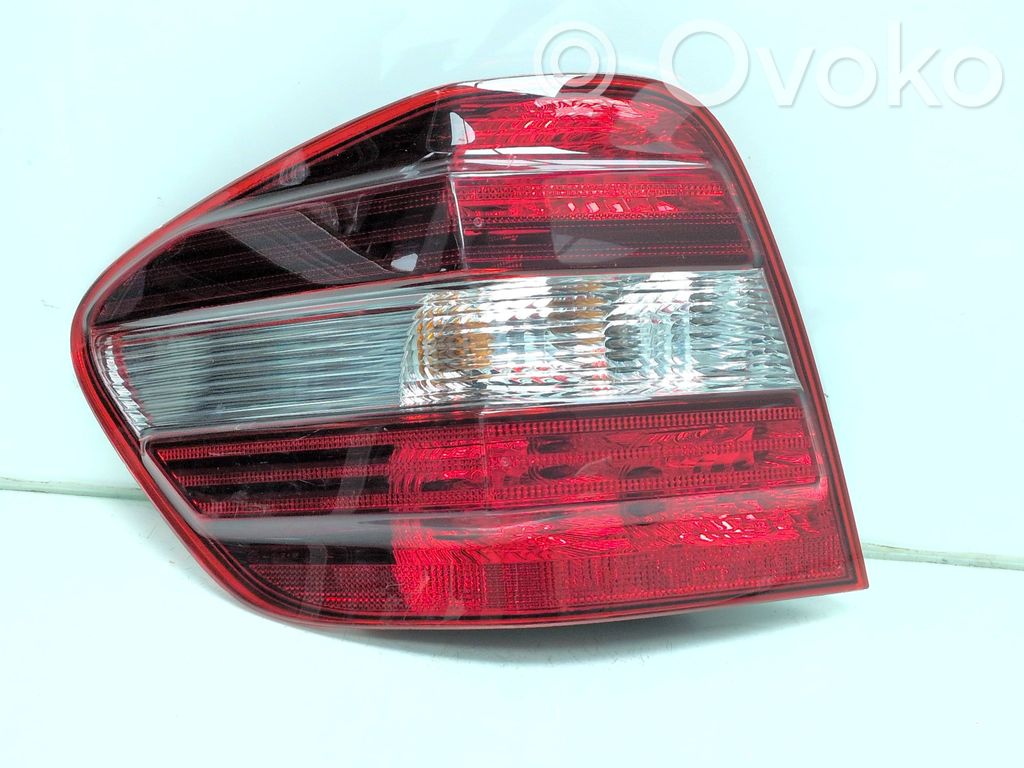 Mercedes-Benz ML W164 Lampă spate în caroserie