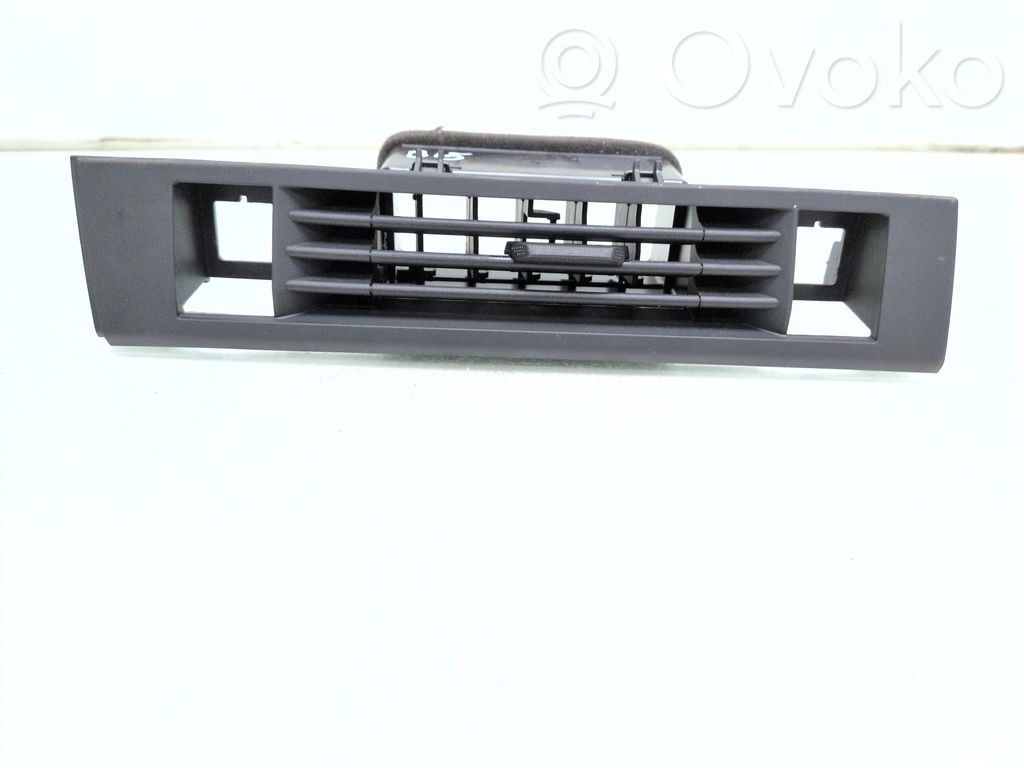 Opel Astra L Grille d'aération centrale