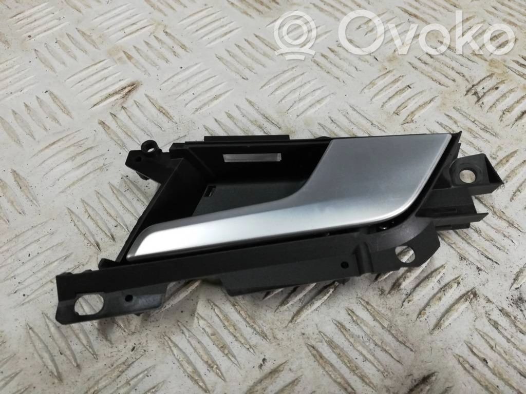Manecilla interna puerta delantera   8W0837020H