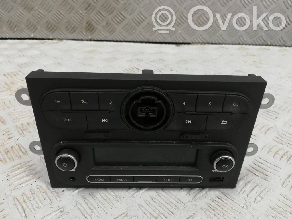 Renault Twingo III Unitate principală radio/CD/DVD/GPS 