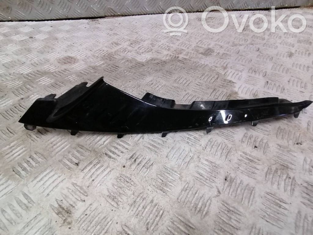 Cupra Born Moulure sous phares 