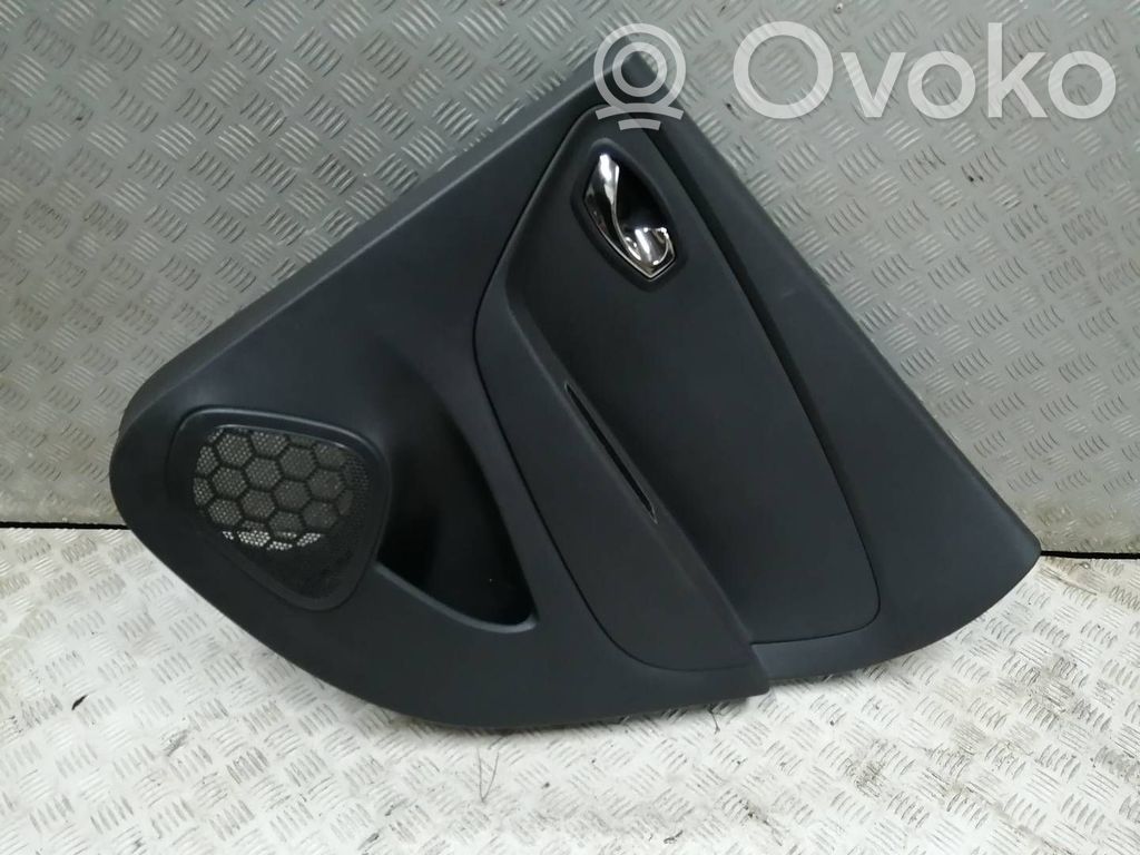 Renault Captur Takaoven verhoilu 