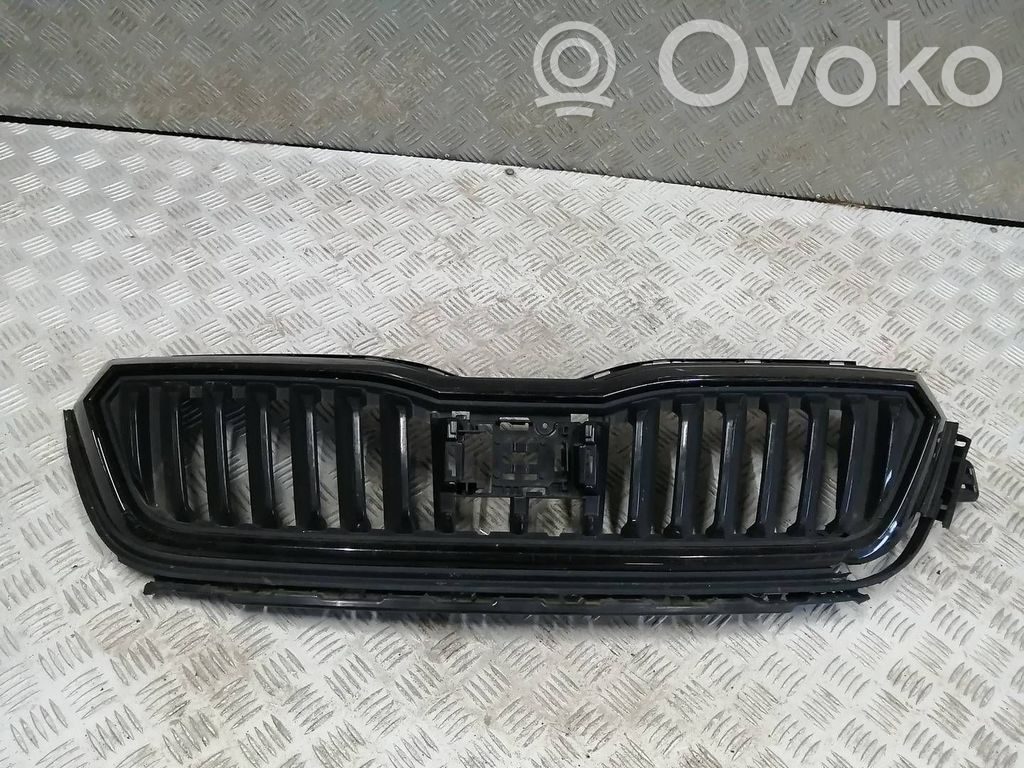 Skoda Scala Maskownica / Grill / Atrapa górna chłodnicy 