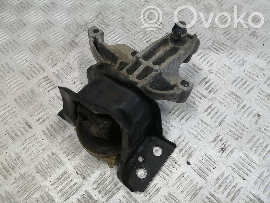 Engine mount bracket   112103095R