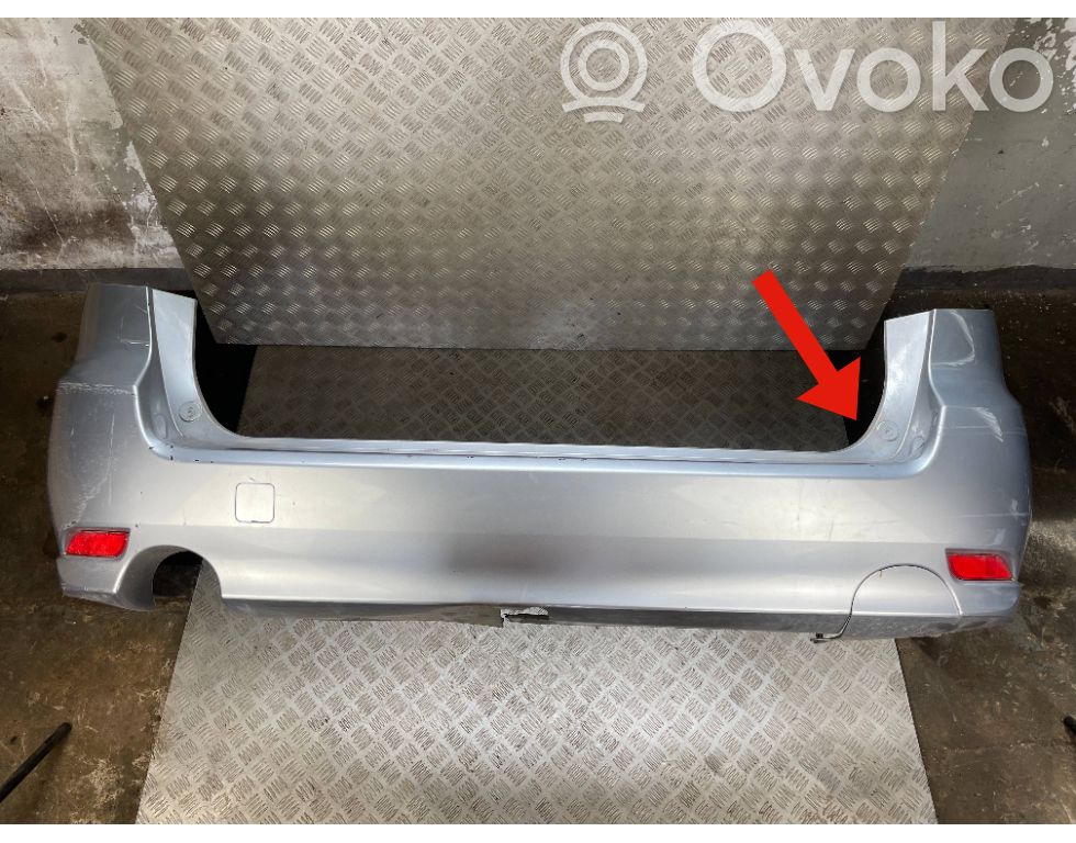 Subaru Legacy Parachoques 