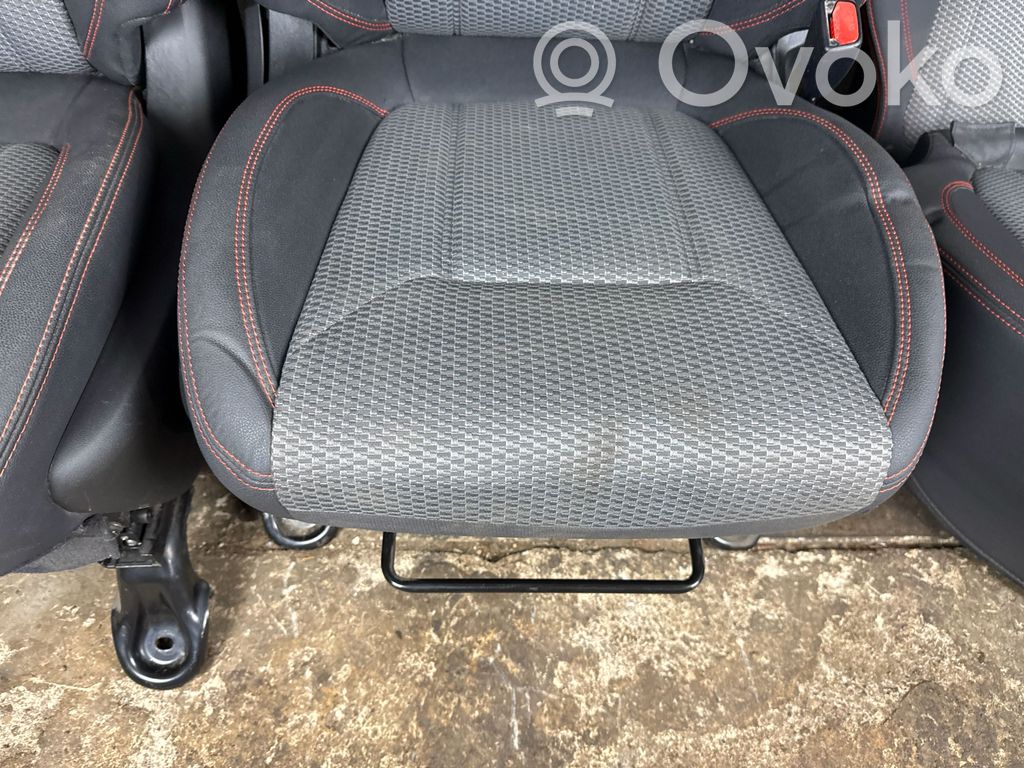 Subaru Forester SK Sedile anteriore del conducente 