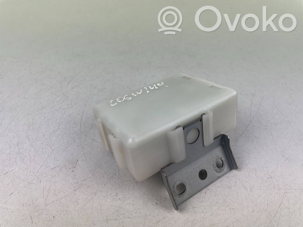 Subaru Legacy Door central lock control unit/module 