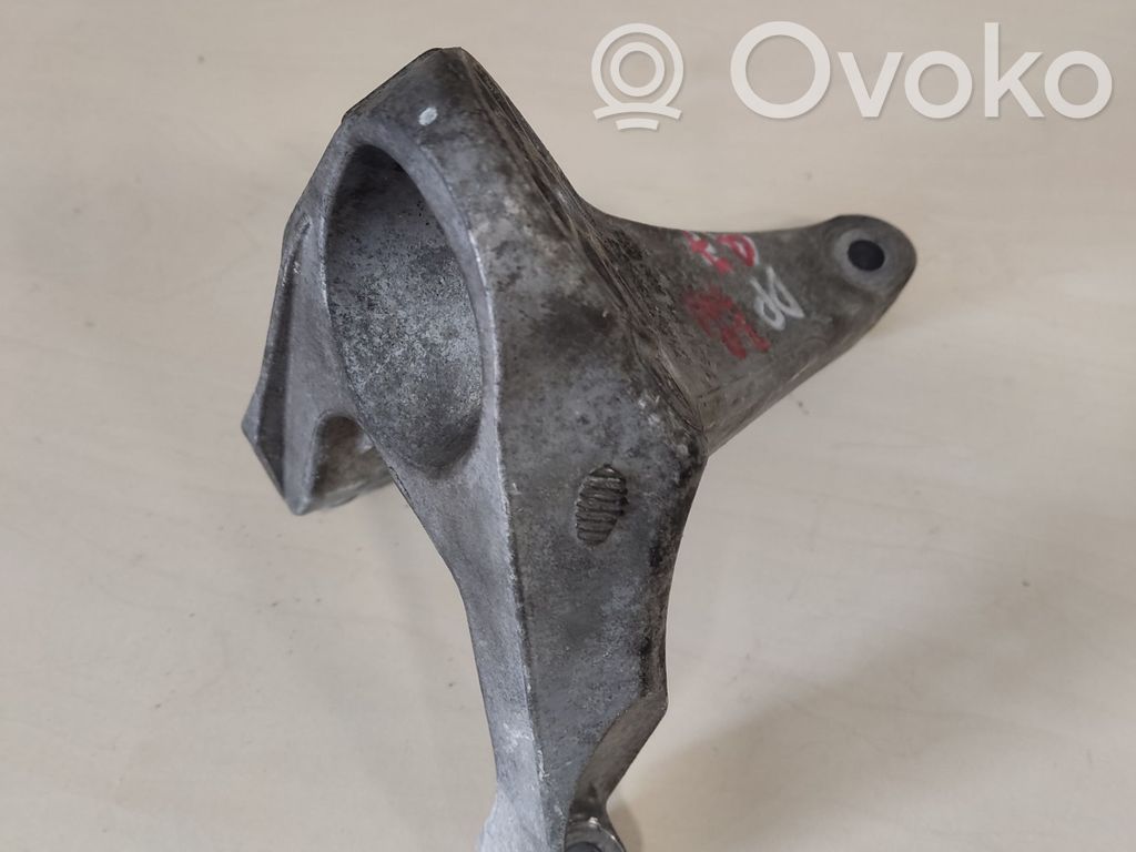Engine mounting bracket   7P0199308