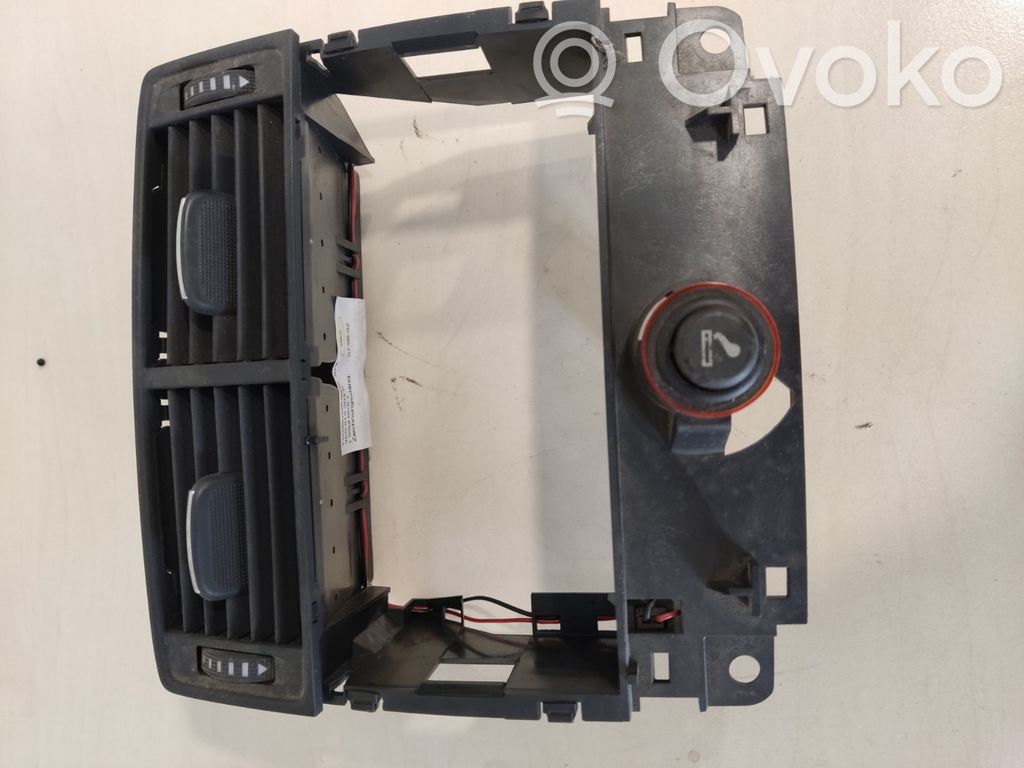 Audi A8 S8 D3 4E Rear air vent grill 