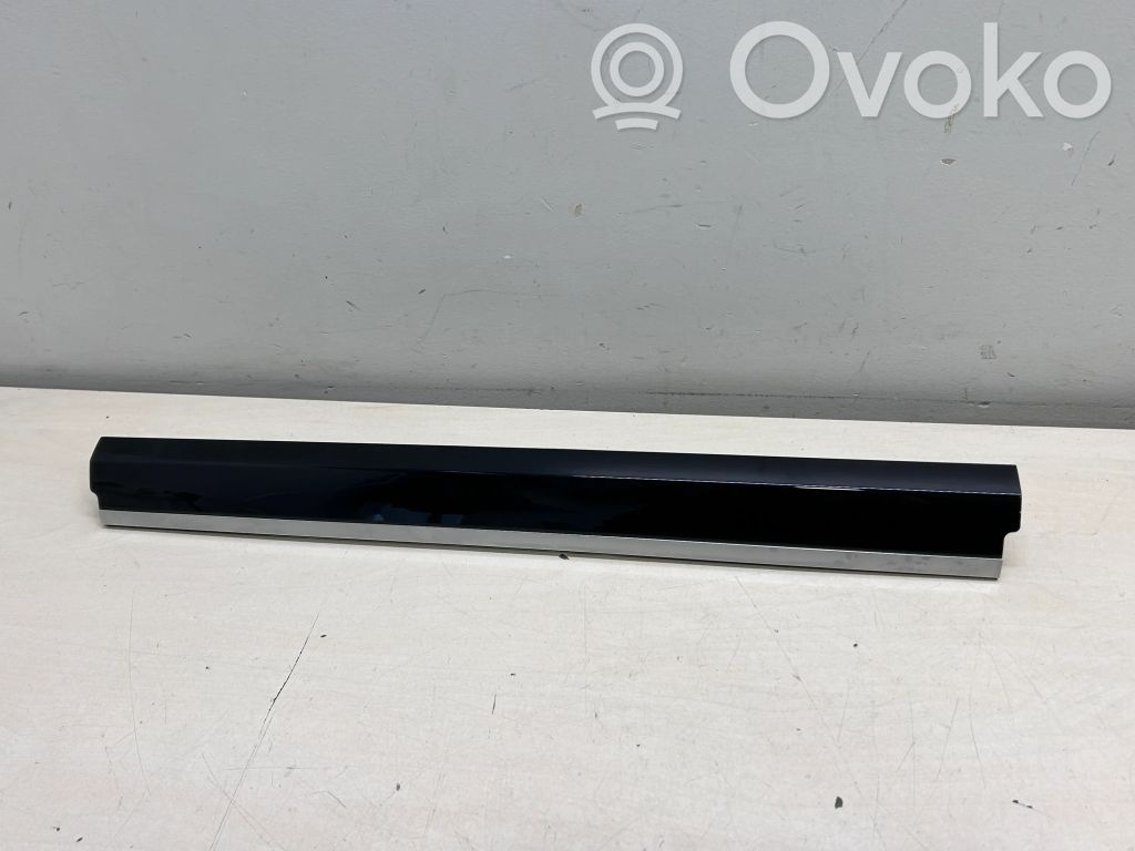 Porsche Cayenne (92A) Dashboard glove box trim 