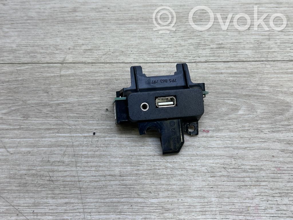 Porsche Cayenne (92A) Enchufe conector USB 