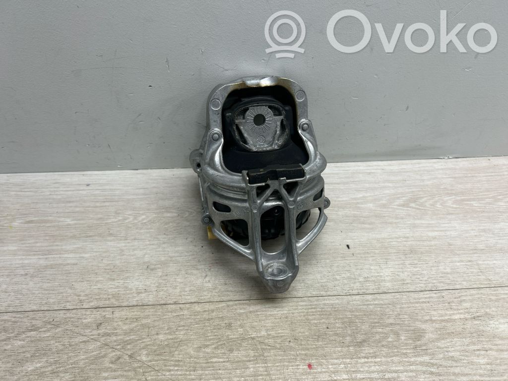 Porsche Cayenne (9Y0 9Y3) Engine mount bracket 