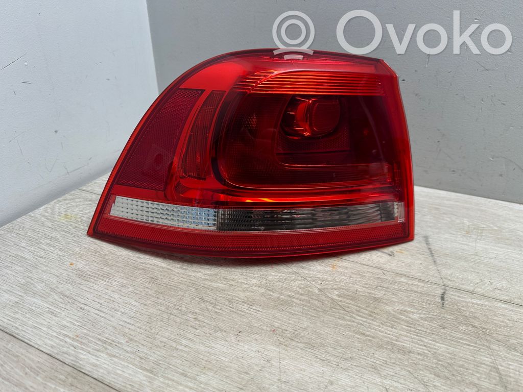 Volkswagen Touareg II Lampa tylna 