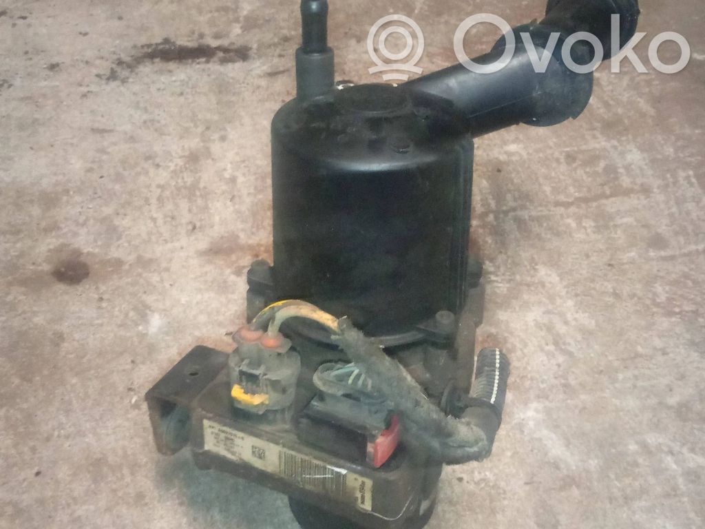 Citroen C4 I Power steering pump 