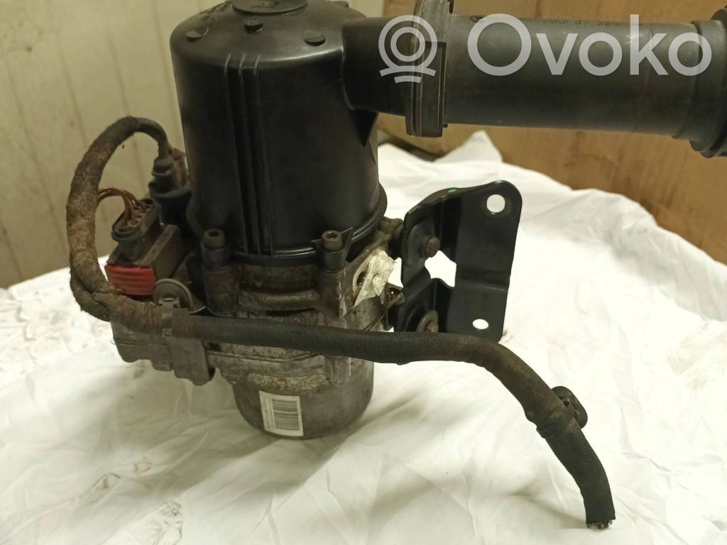 Citroen C4 I Ohjaustehostimen pumppu 