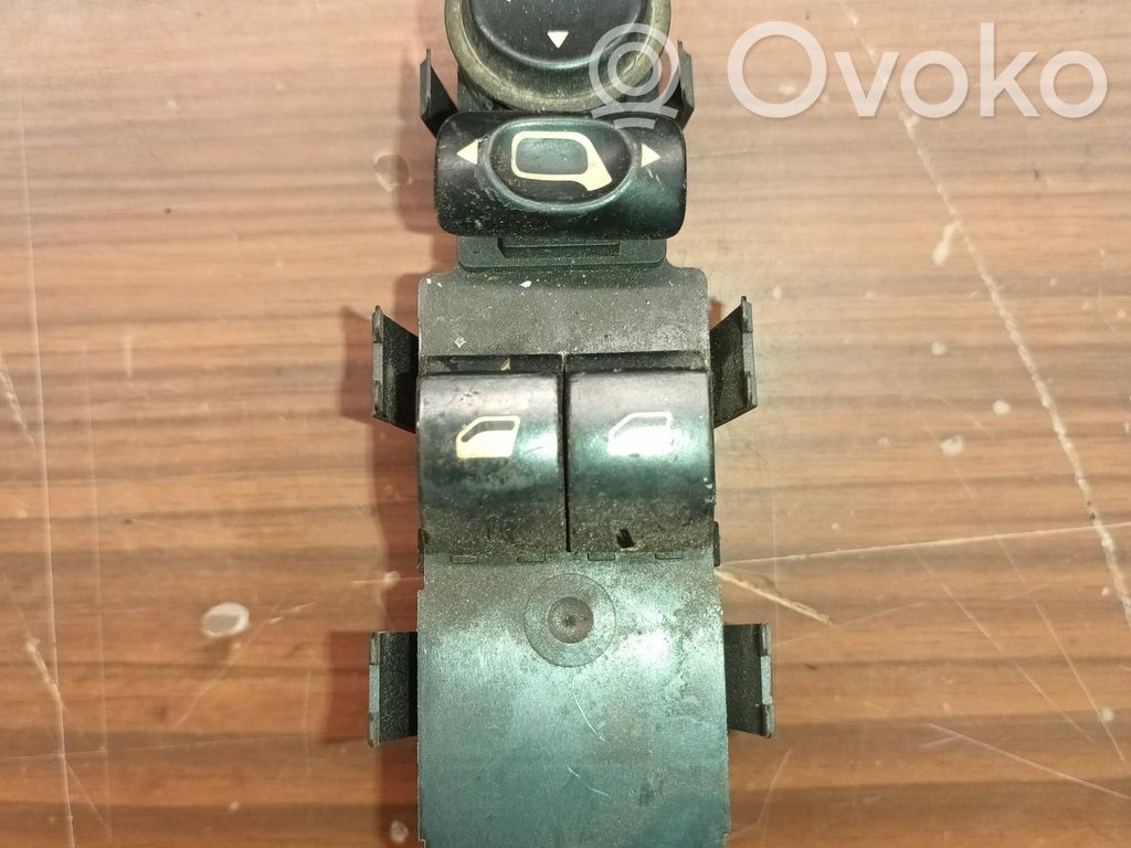 Peugeot 307 Electric window control switch 